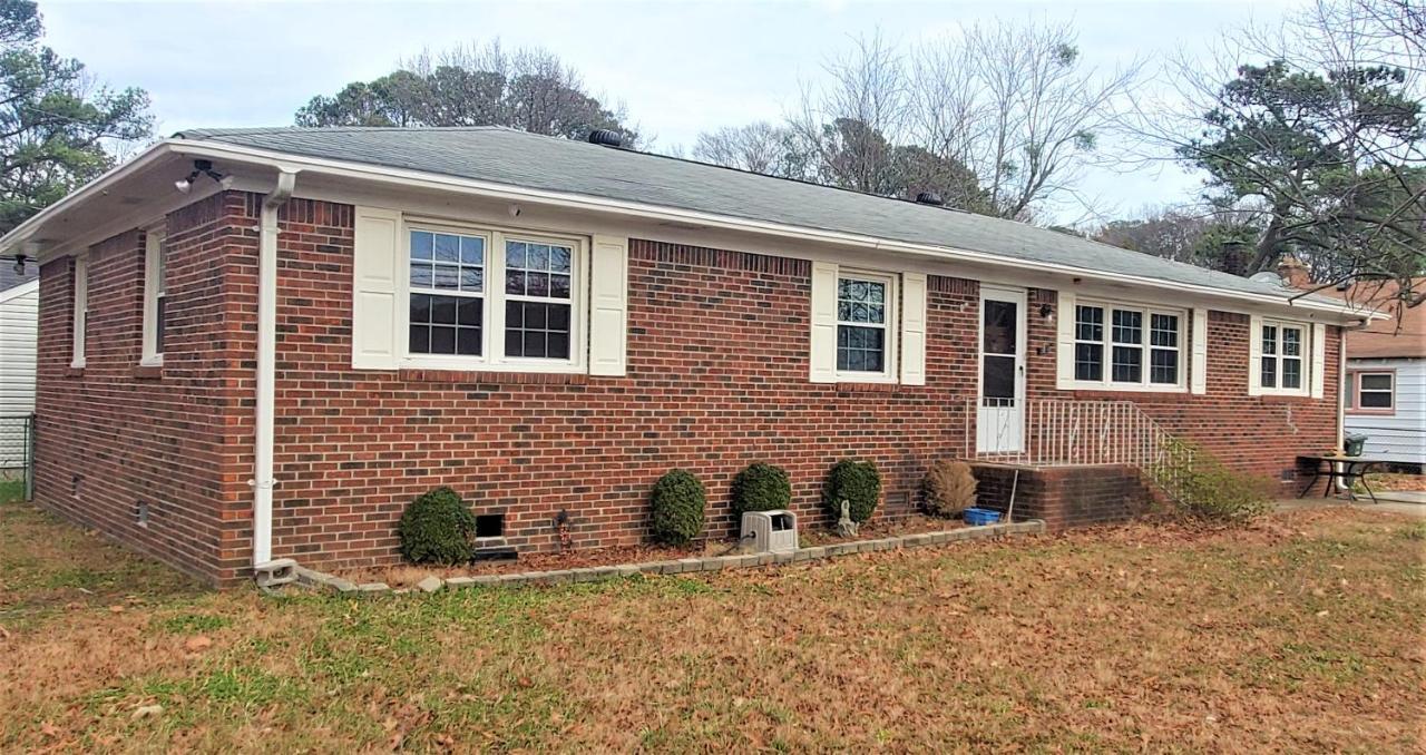 Beautiful Ranch Home Between Virginia Beach And Norfolk Exterior photo