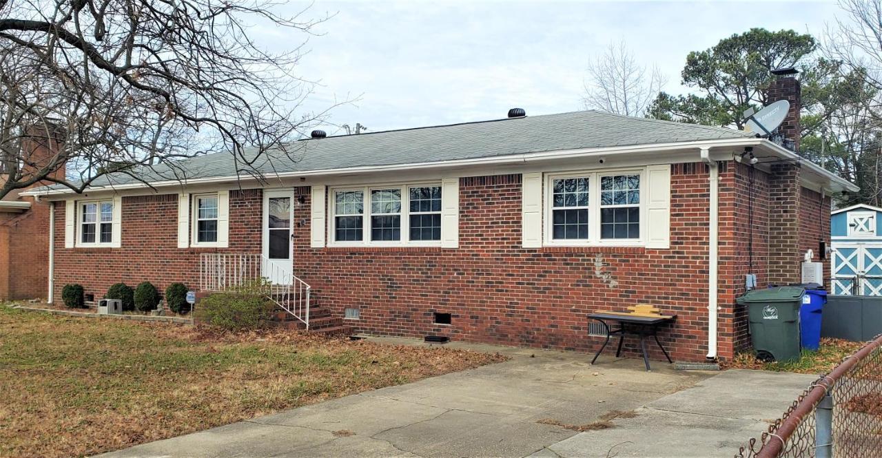 Beautiful Ranch Home Between Virginia Beach And Norfolk Exterior photo